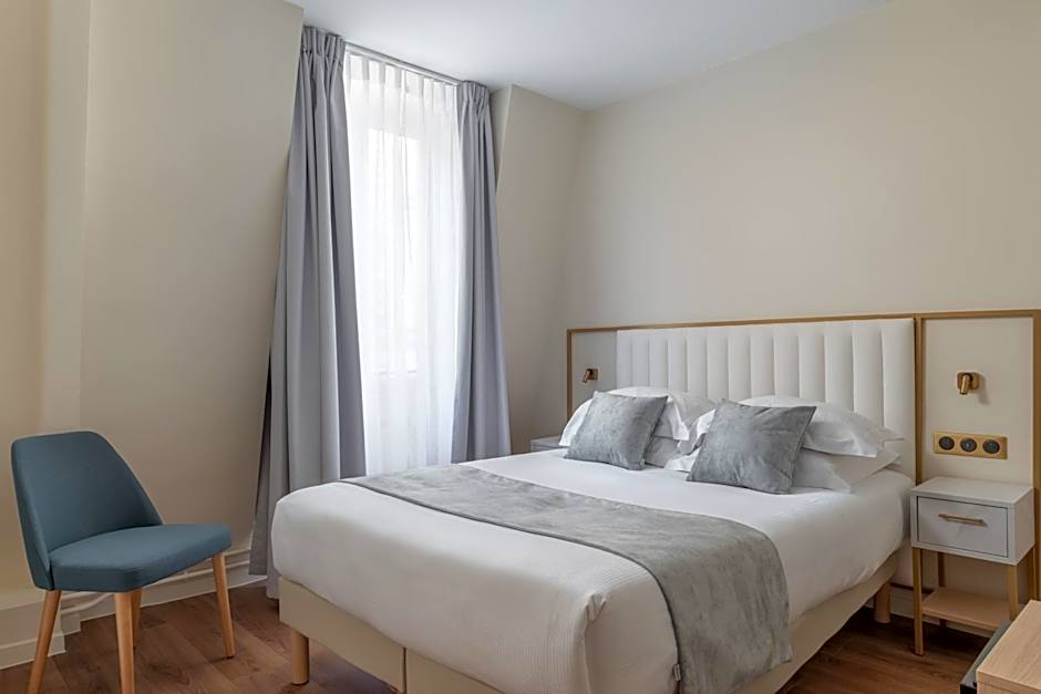 Photo 1 of 42 of Hotel Des Deux Avenues