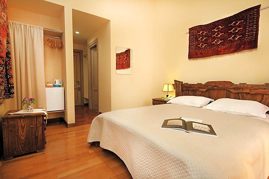 Silk Road Hotel