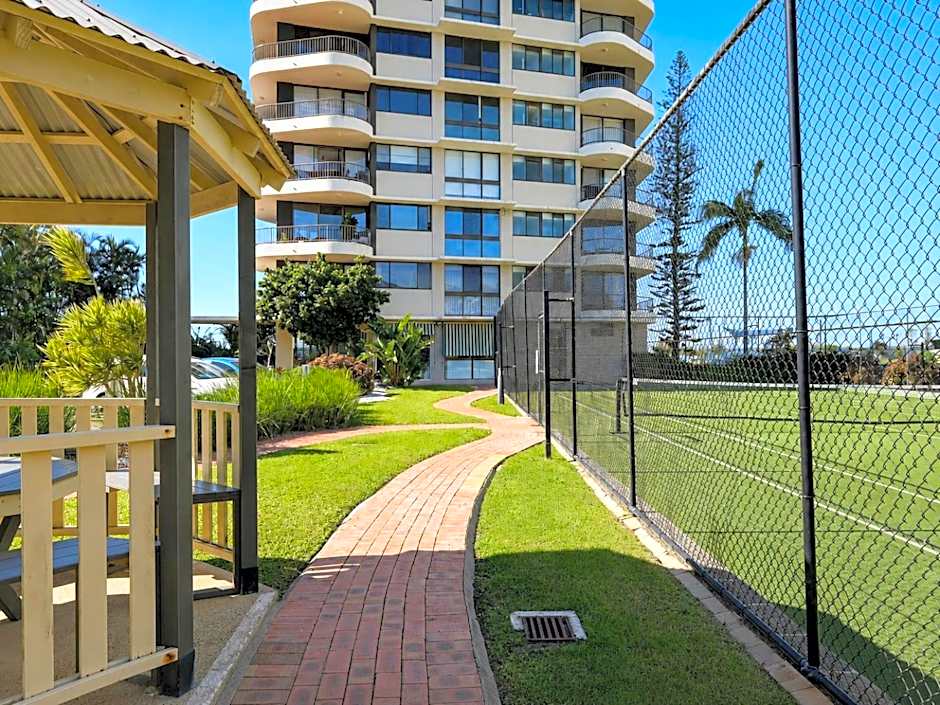 Broadwater Shores Waterfront Apartments