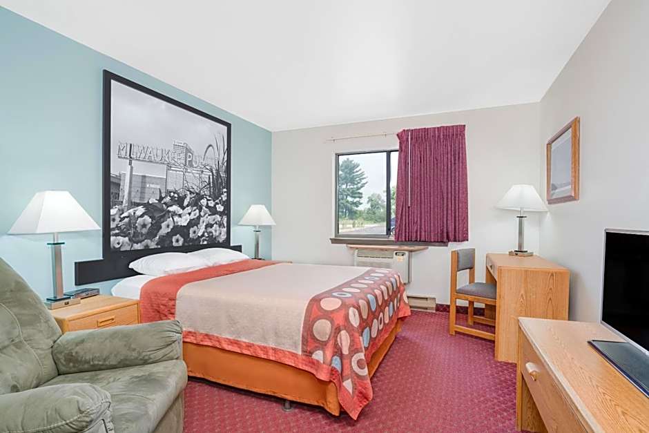 Super 8 by Wyndham Tomah Wisconsin