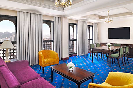 1 Kng 2 Sngle 2 Bdrm Ste High Flr Smoke