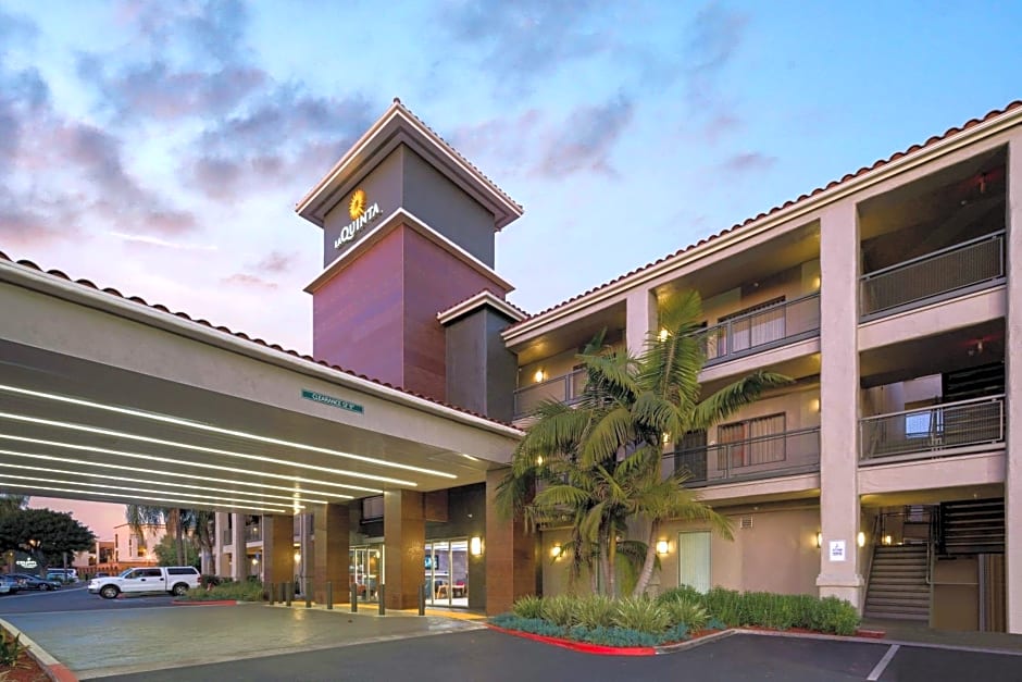 La Quinta Inn & Suites by Wyndham Orange County - Santa Ana