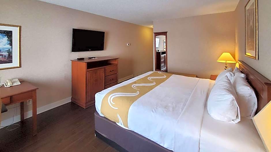 Quality Inn & Suites Hawkesbury