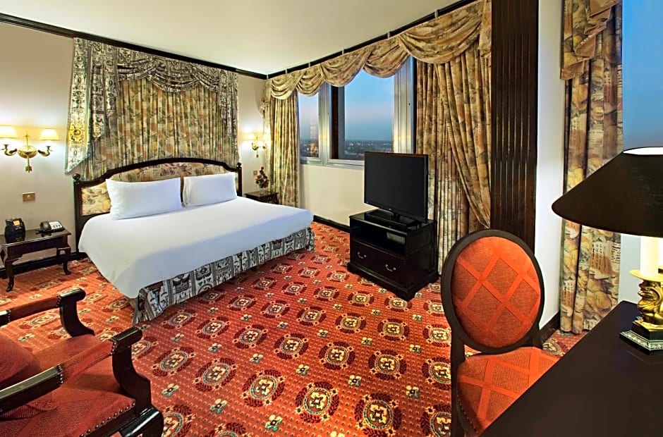 Photo 1 of 4 of Hilton Deluxe Suite