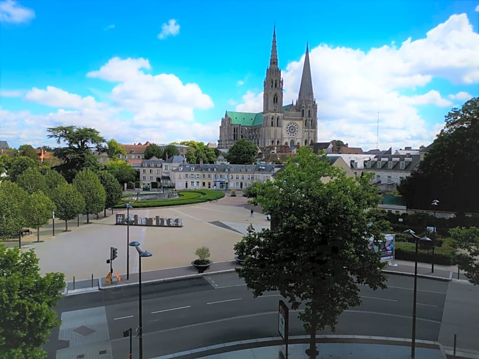 Hôtel Le Boeuf Couronné Chartres - Logis Hotels