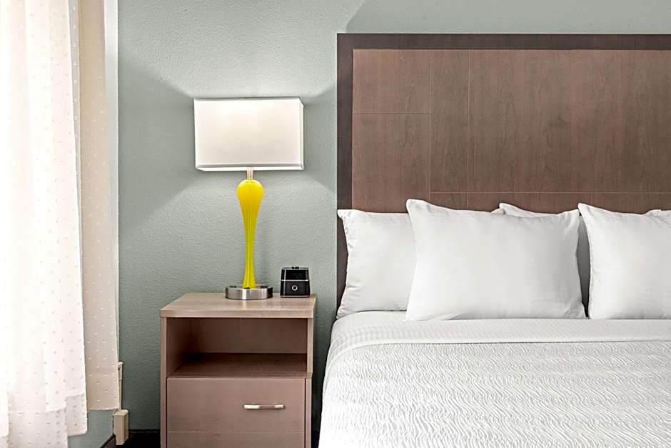 La Quinta Inn & Suites by Wyndham Newport