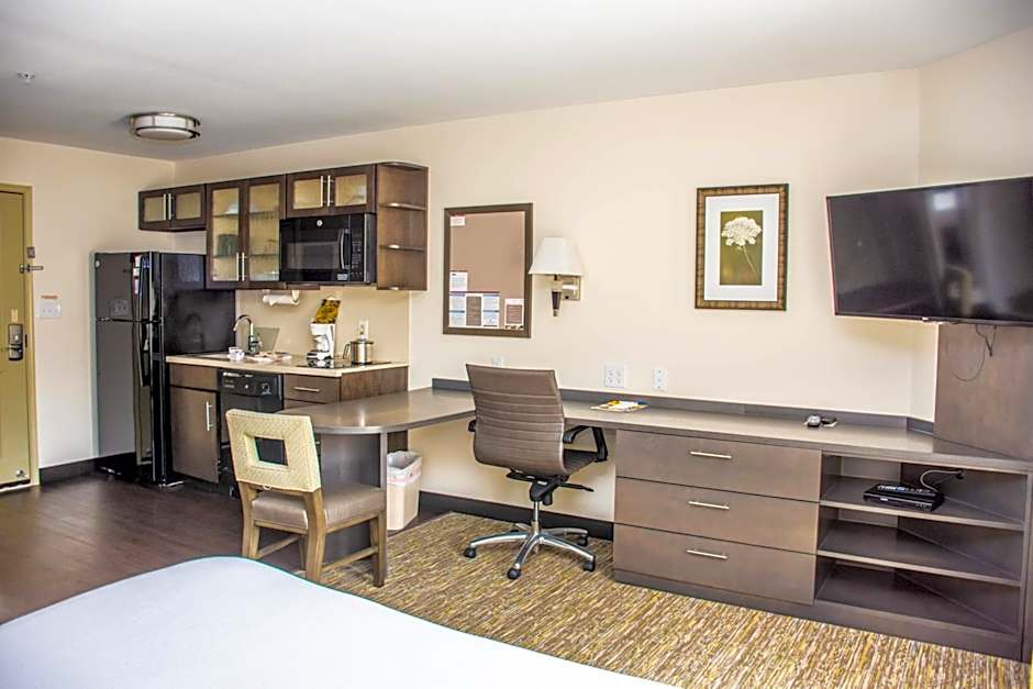Candlewood Suites Overland Park By IHG