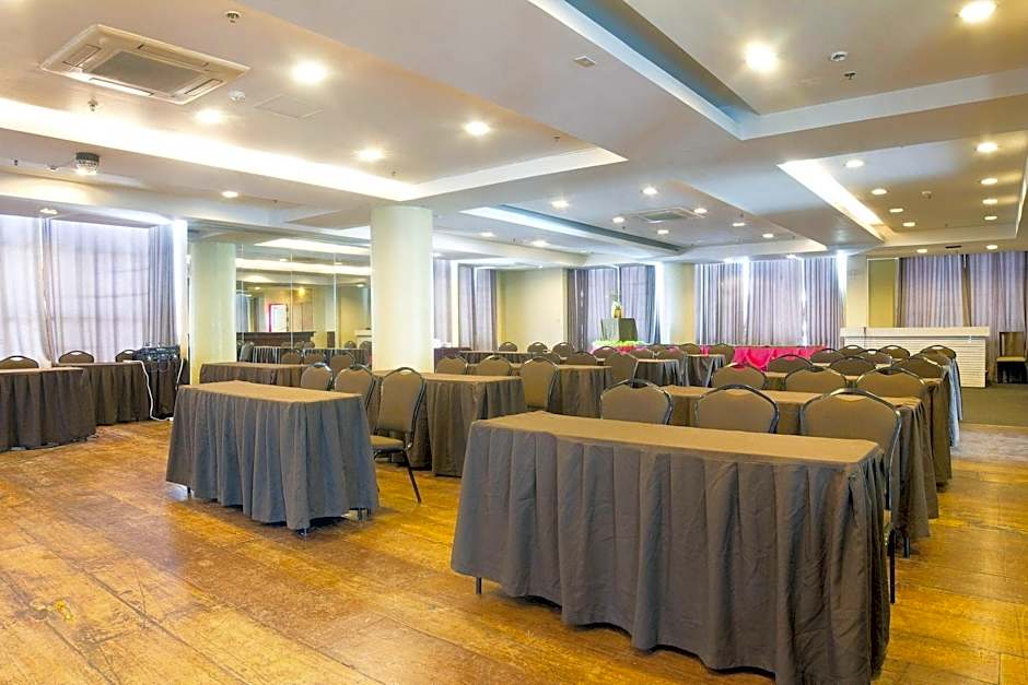 Lancaster Hotel Manila