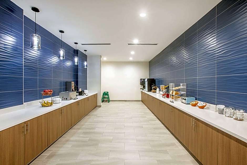 La Quinta Inn & Suites by Wyndham Dallas - Duncanville