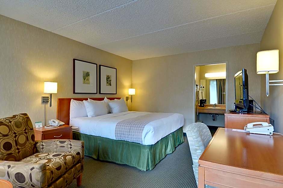 Vagabond Inn Executive Old Town