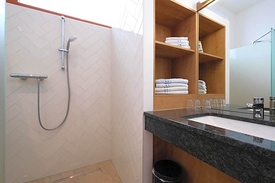 SeeHotel & SeeApartments Kärntnerhof- direkt am See!