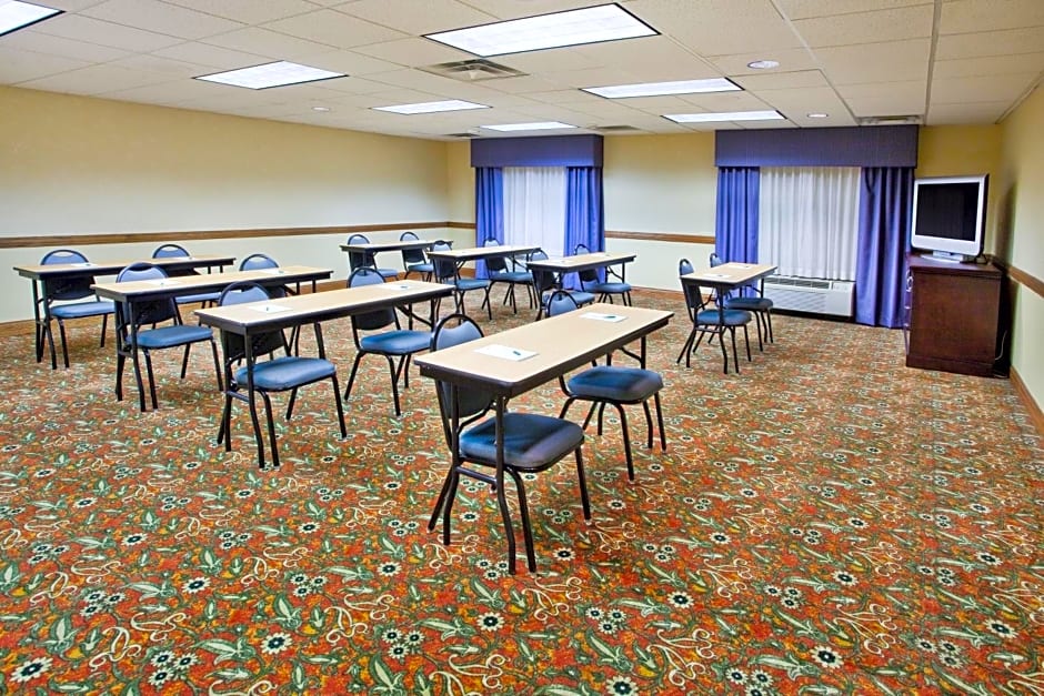 Country Inn & Suites by Radisson, Columbus, GA