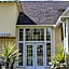 Genelle House B&B Guest House