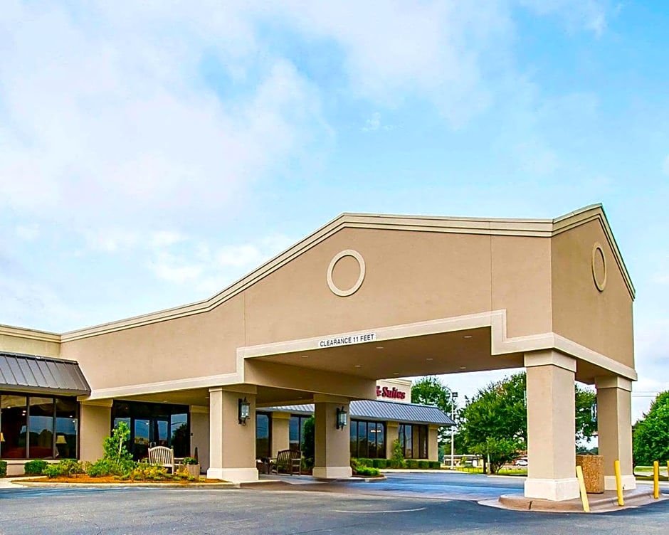 Clarion Inn & Suites Dothan South