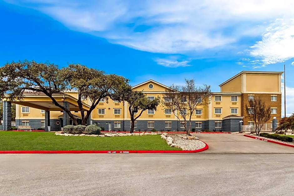 Photo 1 of 50 of Quality Inn & Suites San Antonio Airport - Red Oak