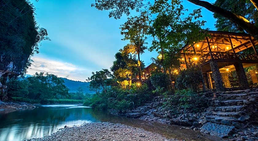 Art's Riverview Lodge