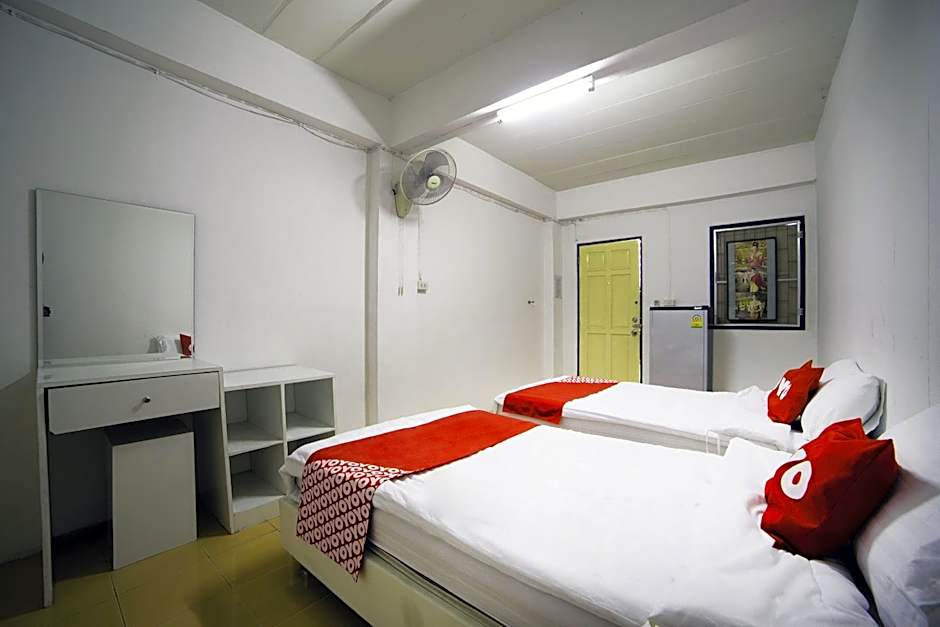 OYO 560 Chang Hostel Suvarnabhumi
