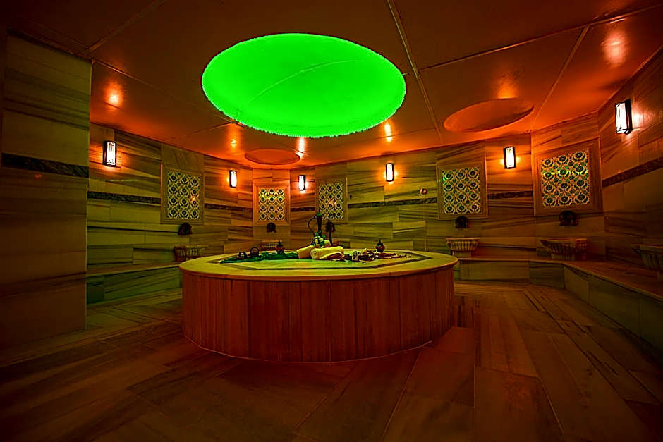 Iris Hotel & Spa
