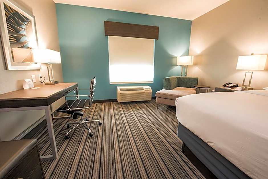 Holiday Inn Express & Suites Houston SE - Airport Area By IHG