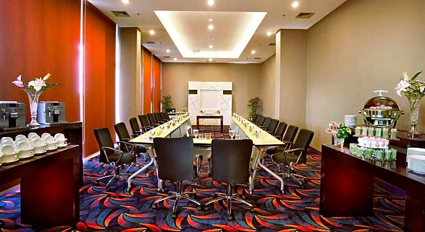 Fame Hotel Gading Serpong