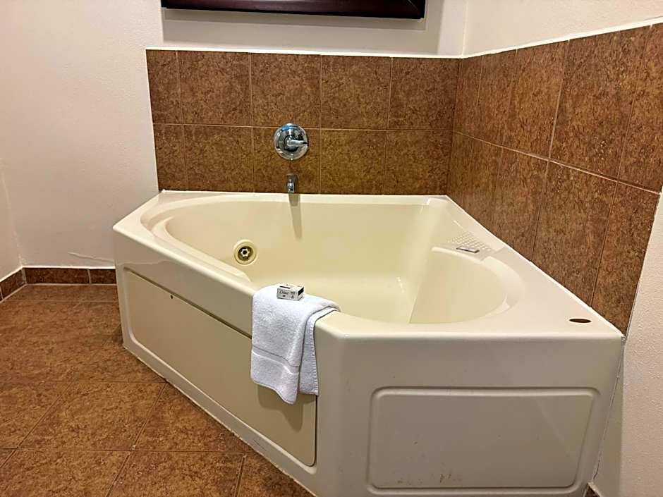 Baymont by Wyndham McComb