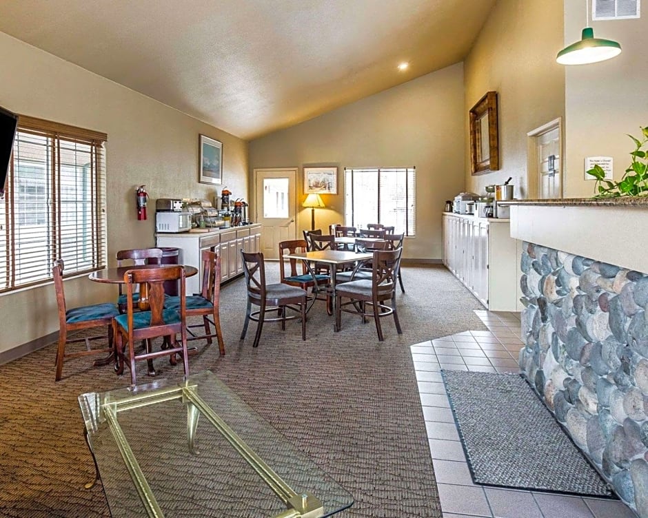 Quality Inn & Suites Minden