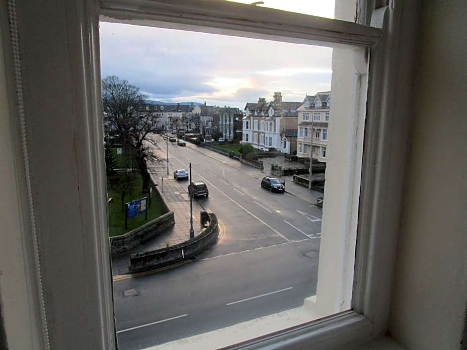 The New Alexandra Hotel