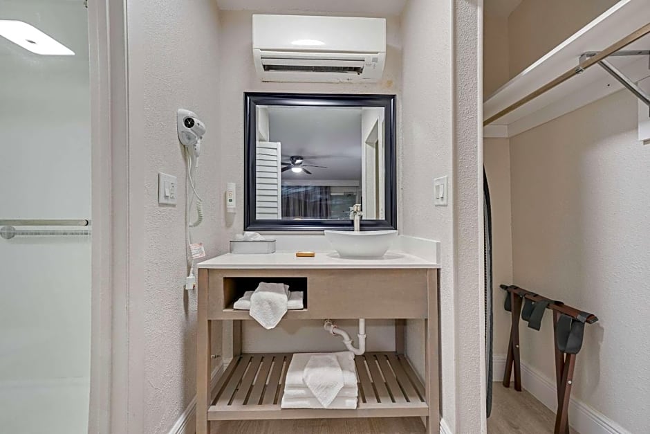 Quality Inn & Suites Airport/Cruise Port Hollywood