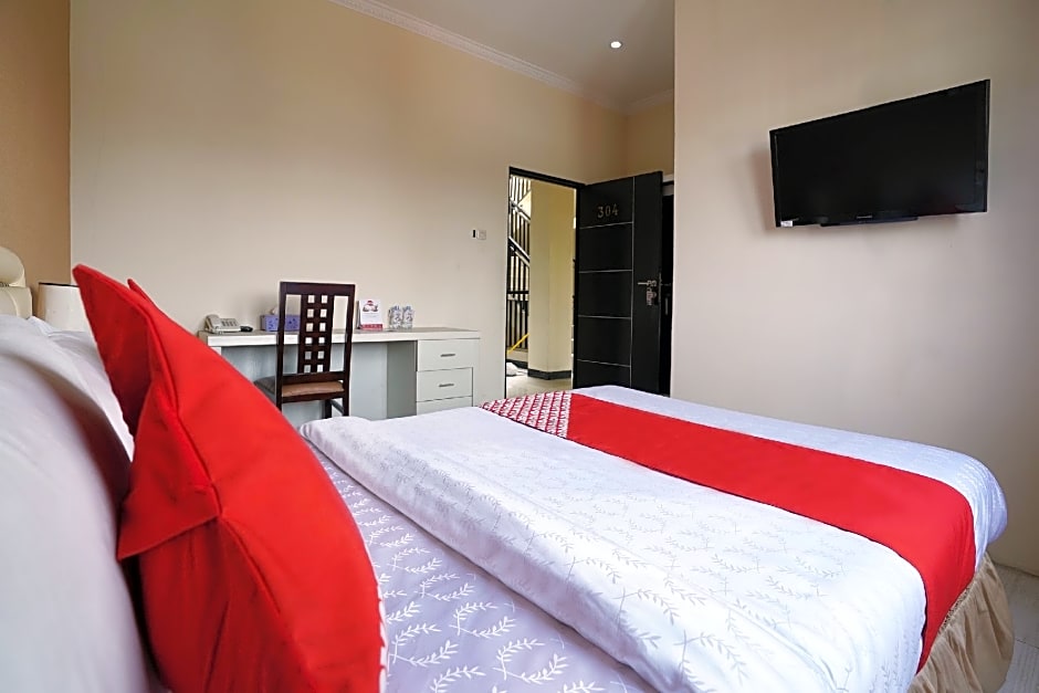 OYO 306 Koen Residence Near RS Gandaria