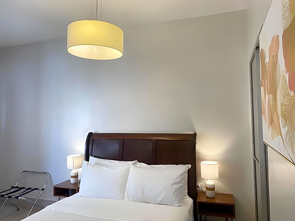 Harman Suites Moalboal