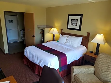 Queen Room with Mobility Accessible Roll-In Shower