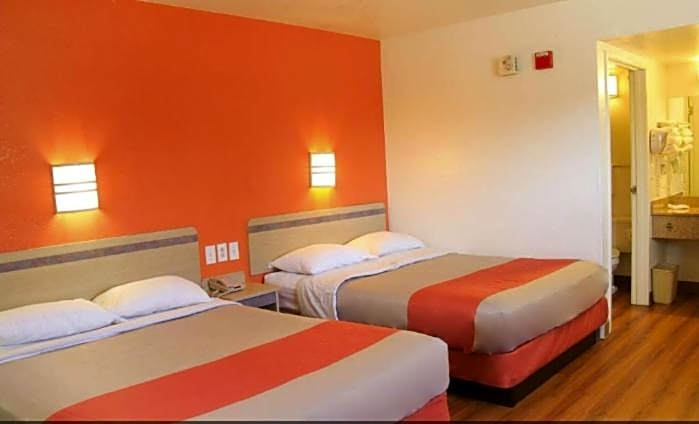 Motel 6-Enfield, CT - Hartford