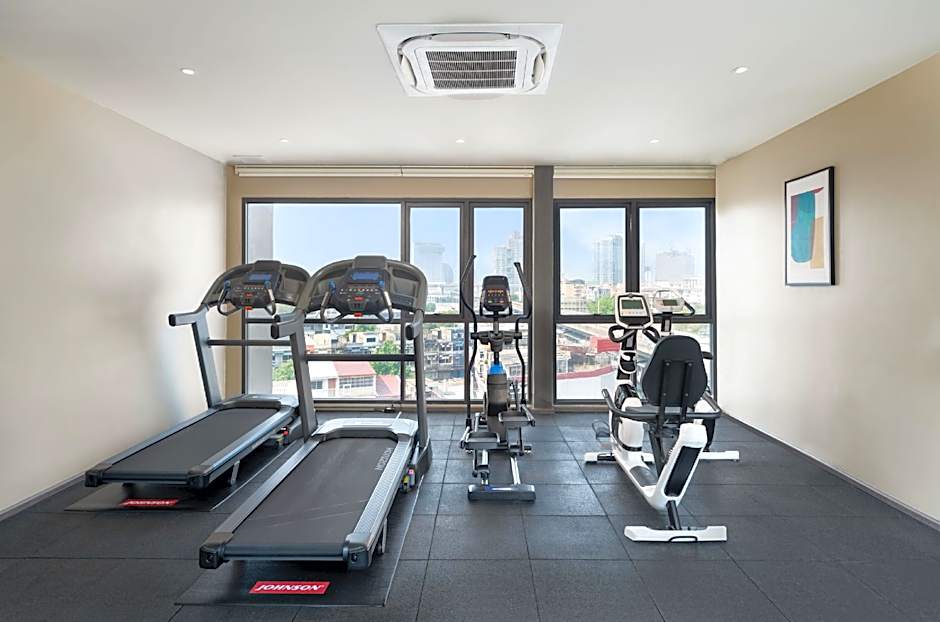 Lumen Bangkok Udomsuk Station