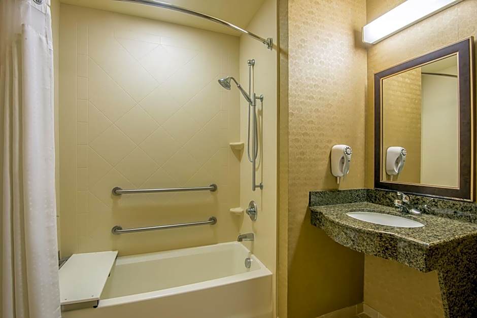 Holiday Inn Express & Suites Clovis By IHG