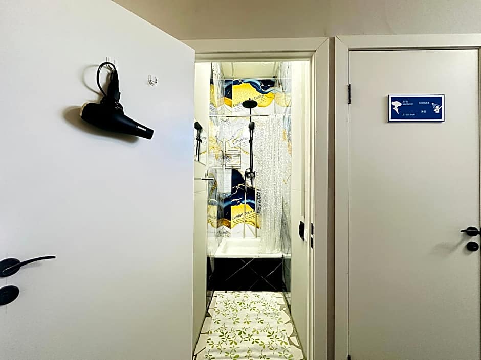 Center Capsule Hostel
