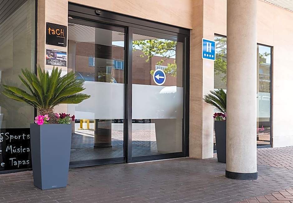 täCH Madrid Airport