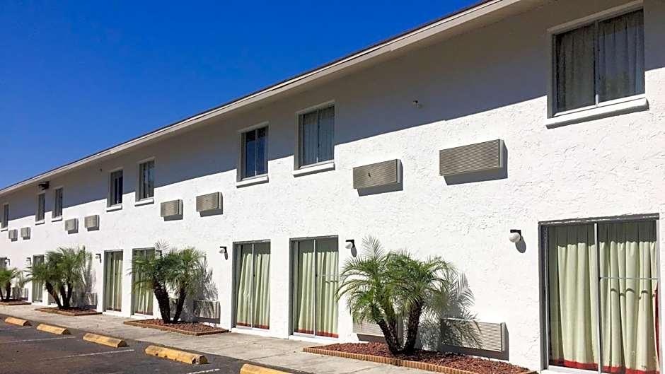 Motel 6 - Tampa Fairgrounds