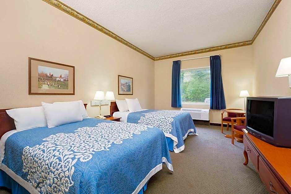 Magnuson Hotel West Liberty