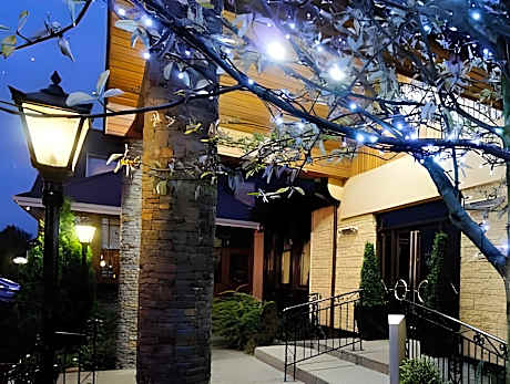 Devon Inn Hotel