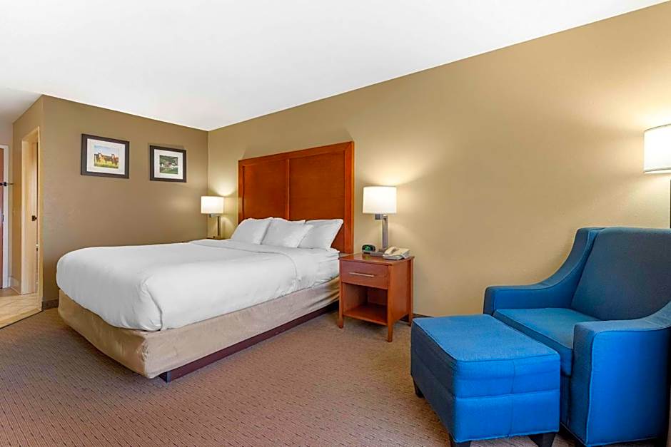 Comfort Inn & Suites Black River Falls I-94