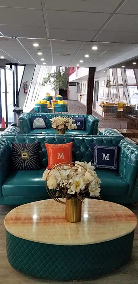 Baymont by Wyndham Montreal Airport