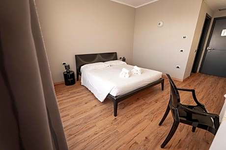 Deluxe Double or Twin Room with Pool View