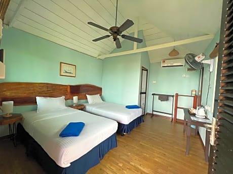  Deluxe Twin Room with Sea View