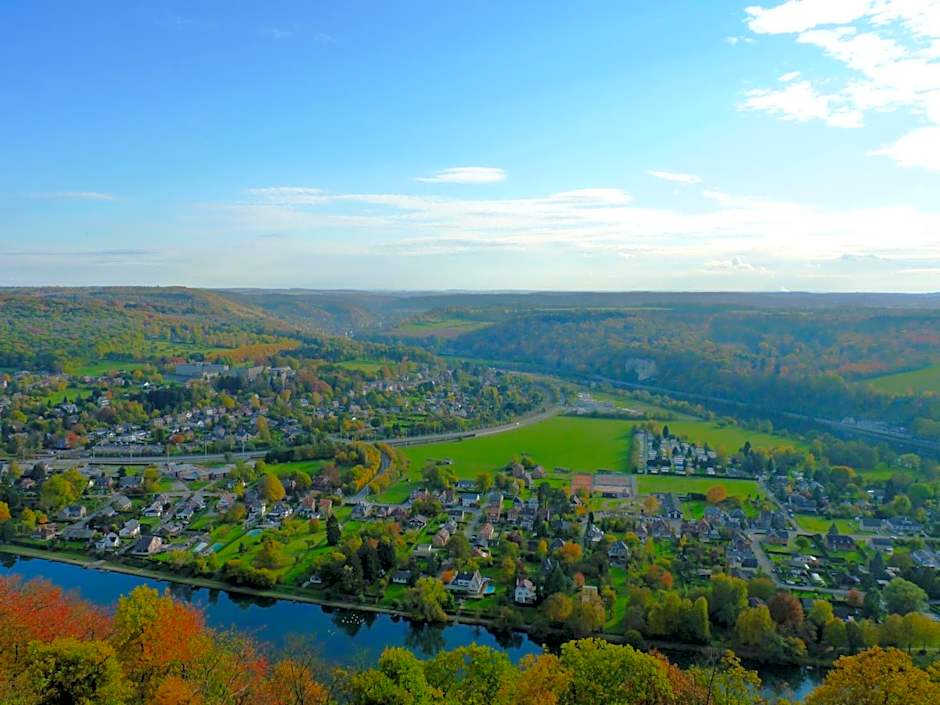 LES 7 MEUSES - Restaurant & Hebergements HOTELIERS - INSOLITES - WELLNESS - GITES