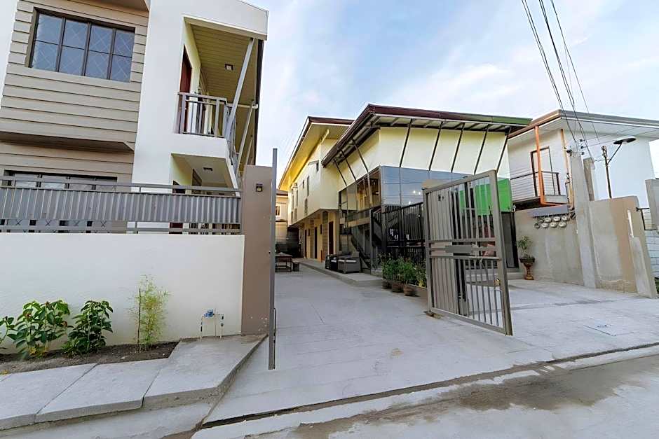 RedDoorz Plus @ Casa Lucia Sindalan San Fernando City Pampanga