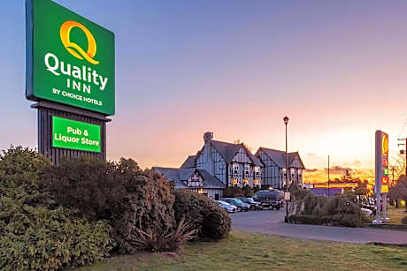 Quality Inn Waddling Dog