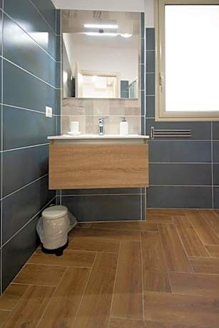 Deluxe Double Room with Shower