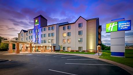 Holiday Inn Express Hotel And Suites Coon Rapids By IHG