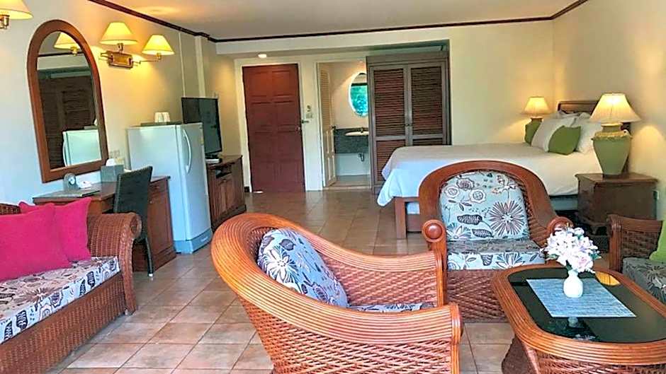 Surin Bay Inn (East Sun Properties Co., Ltd.)