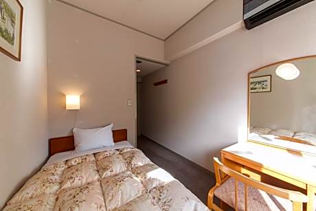 Single Room - Smoking